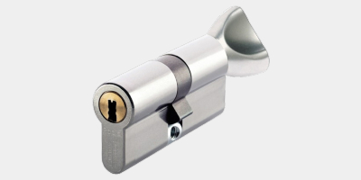 Serrure à larder avec cylindre à bouton européen