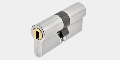 Serrure à larder avec cylindre double entrées européen